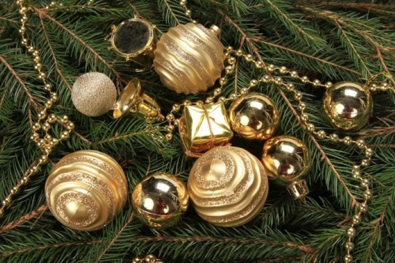 high-angle-shot-golden-baubles-w