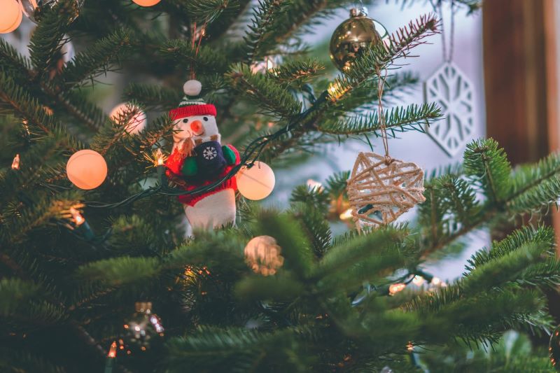 Decorate Your Home with an Eye-Catching Artificial Christmas Tree this Year