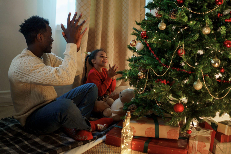 The Garland Christmas Tradition and Its Connection to Twelfth Night Celebrations