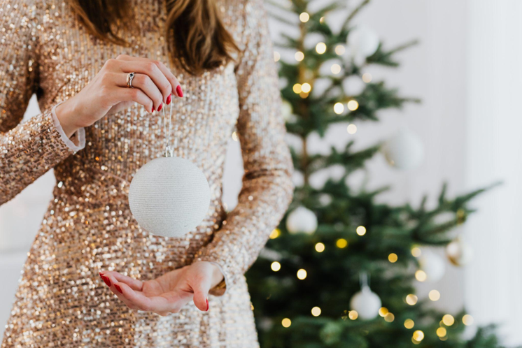 A Festive Home Decor Alternative: The Benefits of a Fake Christmas Tree and Crystal Ornaments